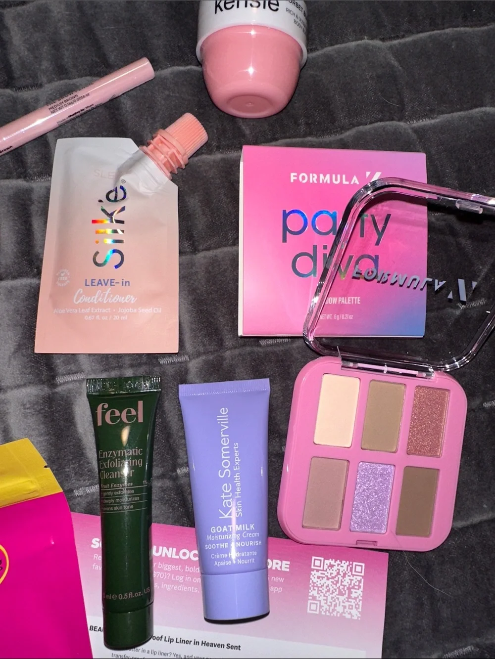 IPSY Pink Bubble Mailer + Cosmetic Bags Set